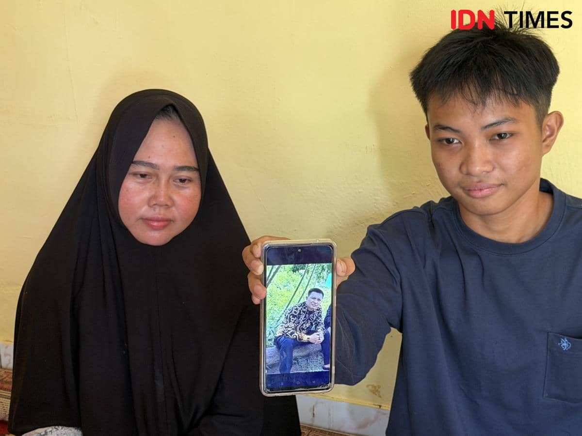 Istri korban Rika Yunita (39) menceritakan kisah sang suami yang harus menderita karena Kebakaran Lahan (IDN Times/Rangga Erfizal)