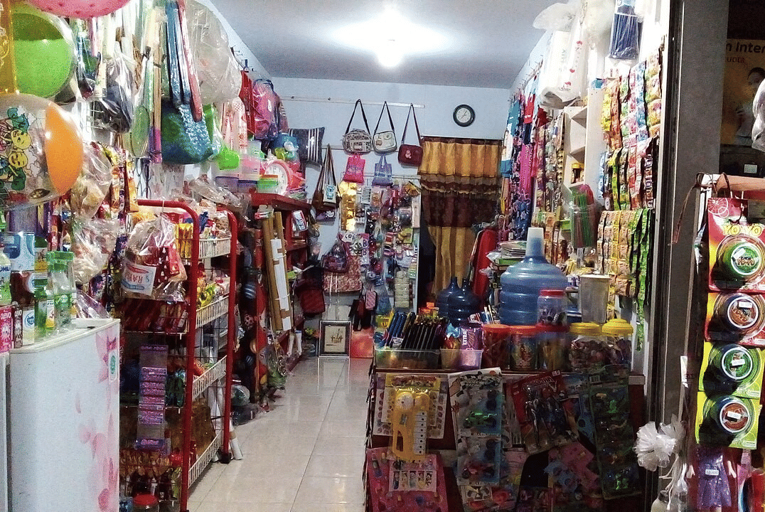Persiapan sebelum membuka warung madura