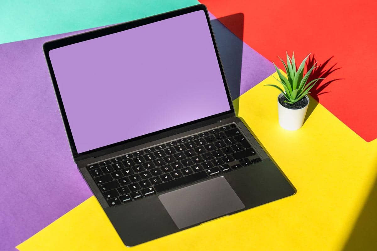 5 Kesalahan saat Membeli Laptop Pertama yang Sering Bikin Menyesal