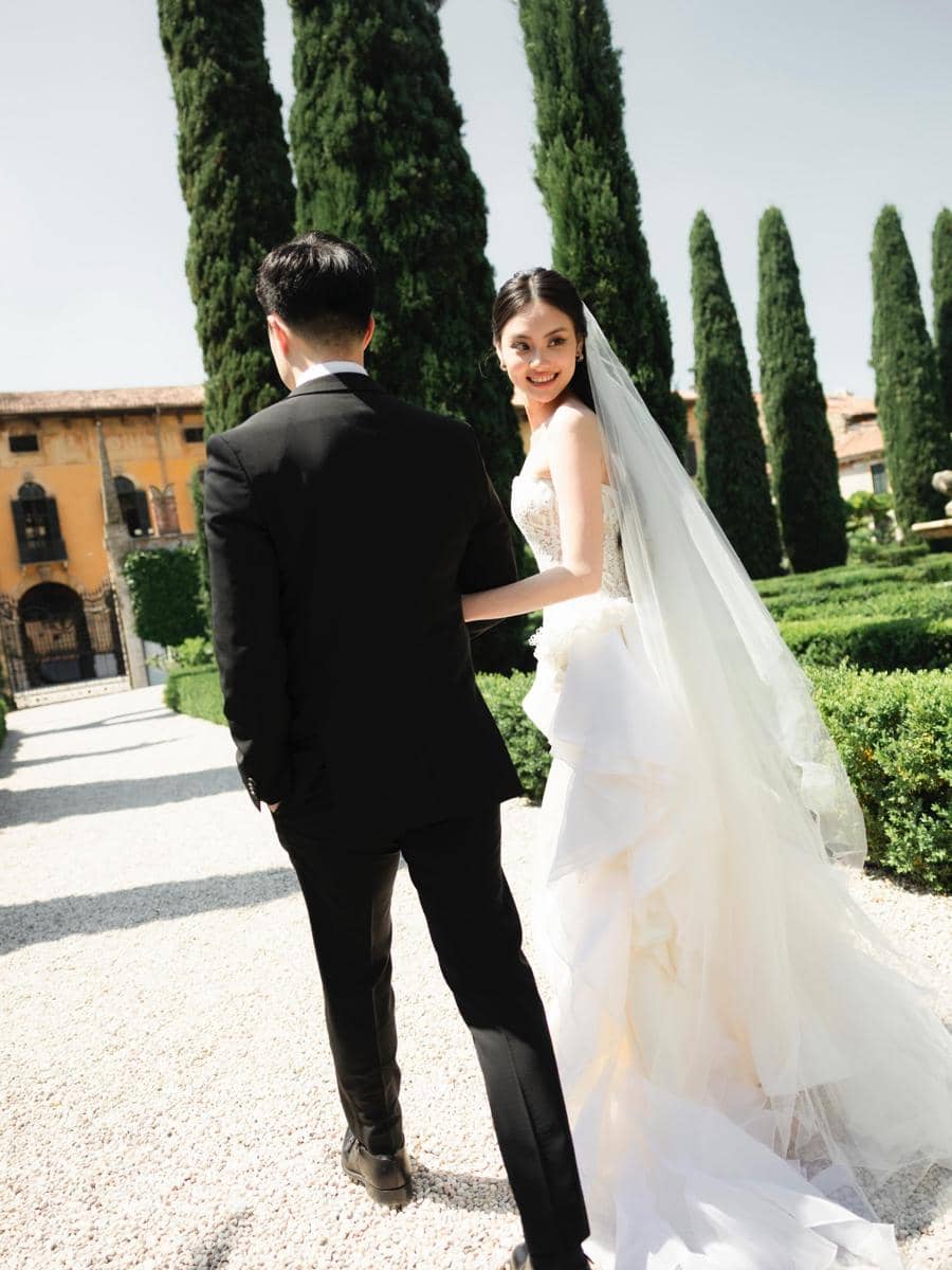 Foto prewedding Gege Elisa dan calon suami di Italia