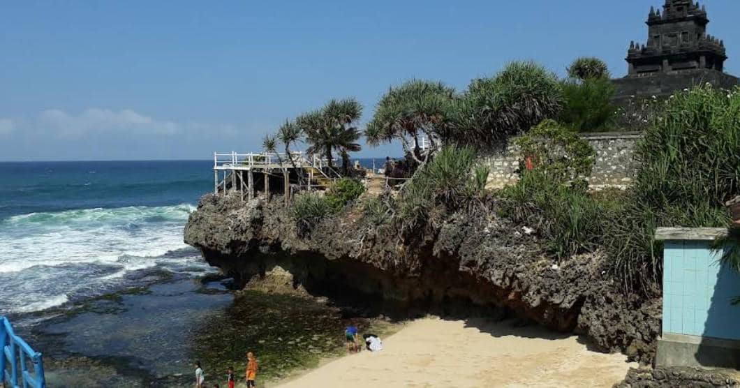 potret Pantai Ngobaran