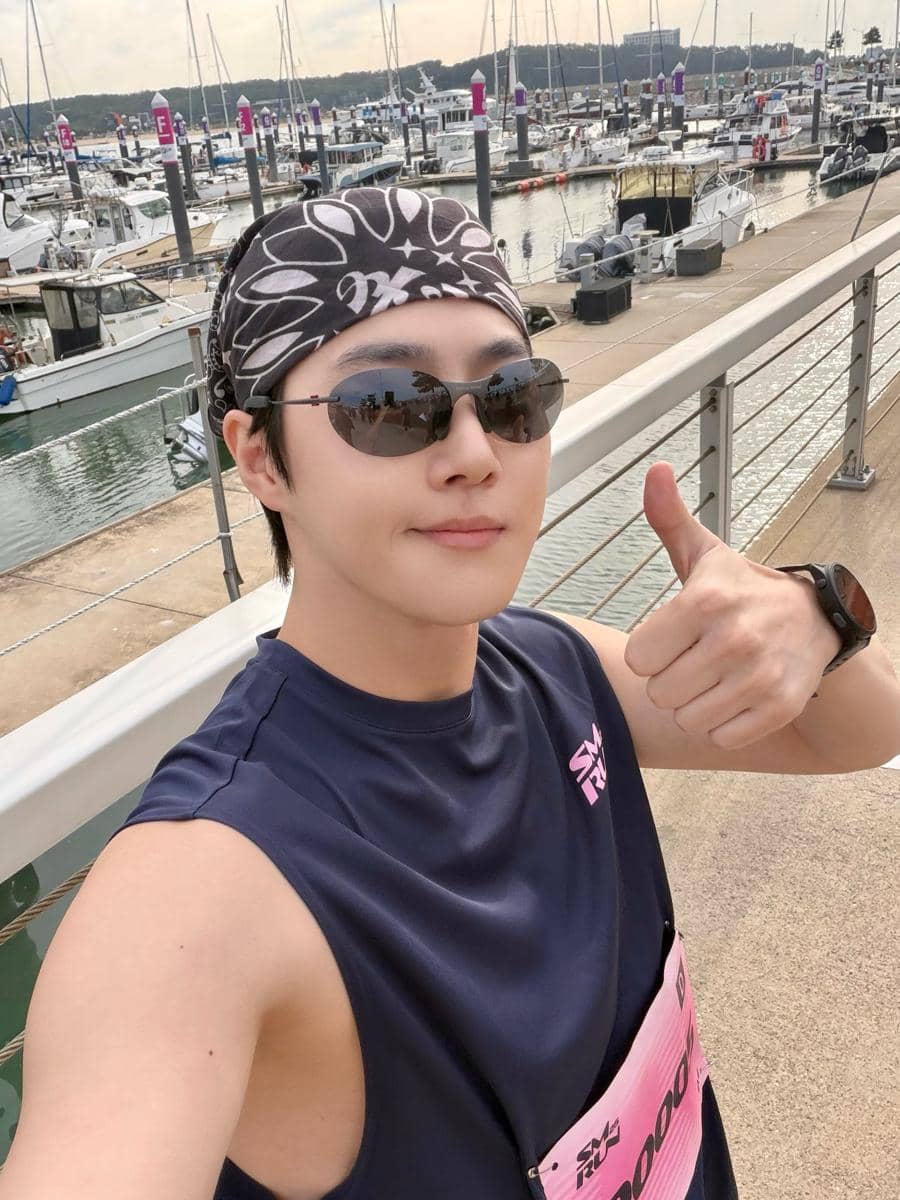 Suho EXO SMTOWN Run Club 2026 (instagram.com/weareone.exo)