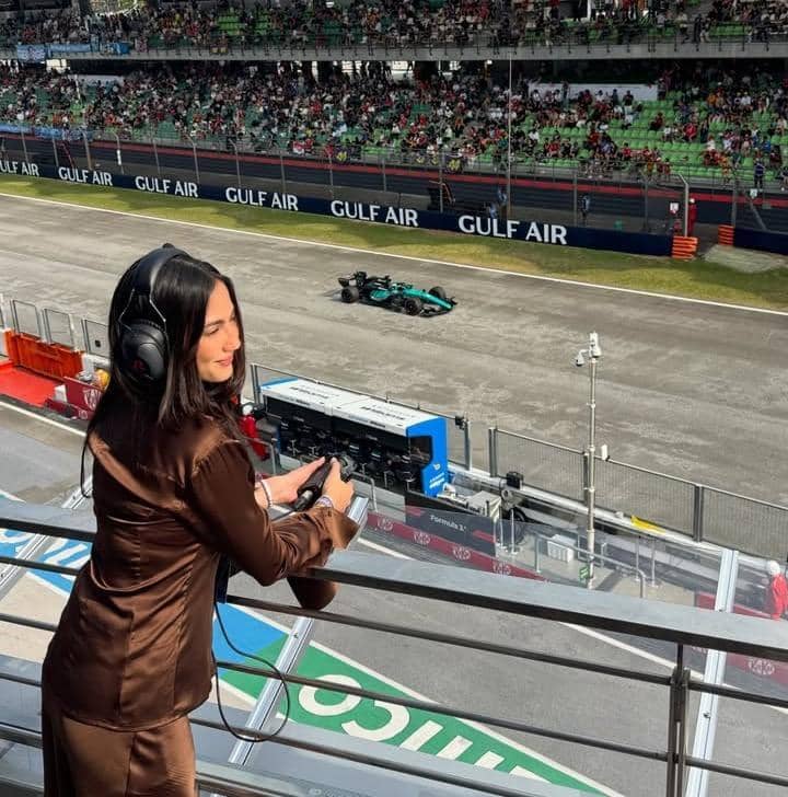 Pevita Pearce nonton Balap F1 Bahrain Grand Prix di Malaysia