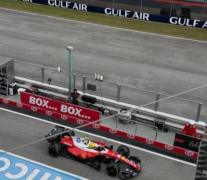 Pevita Pearce nonton Balap F1 Bahrain Grand Prix di Malaysia