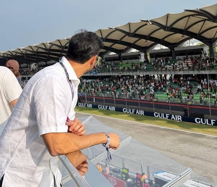 Pevita Pearce nonton Balap F1 Bahrain Grand Prix di Malaysia