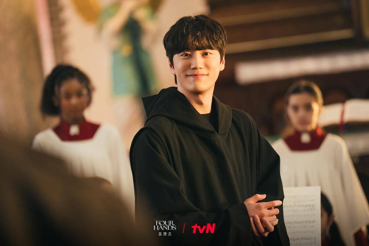 Lee Jun Young di Four Hands, Two Sonatas