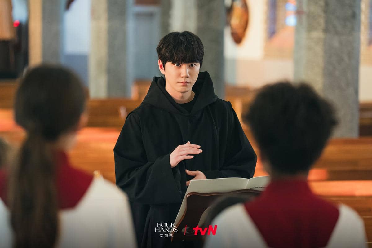 Lee Jun Young di Four Hands, Two Sonatas