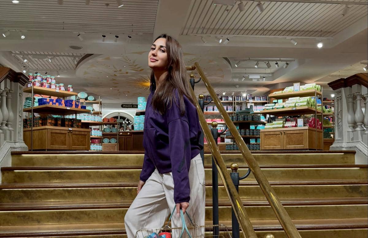 Keseruan Nikita Dutta Liburan di London, Awas Mupeng!