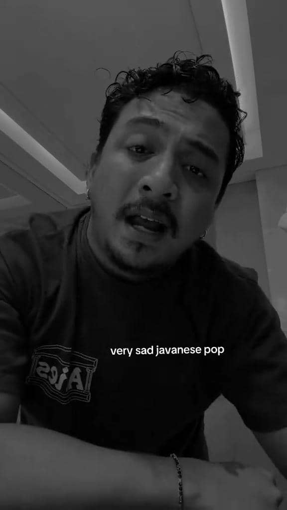 Sal Priadi tampil dalam unggahan video pada akun TikTok pribadinya, @salpriadi_, yang dibagikan kepada penggemar.