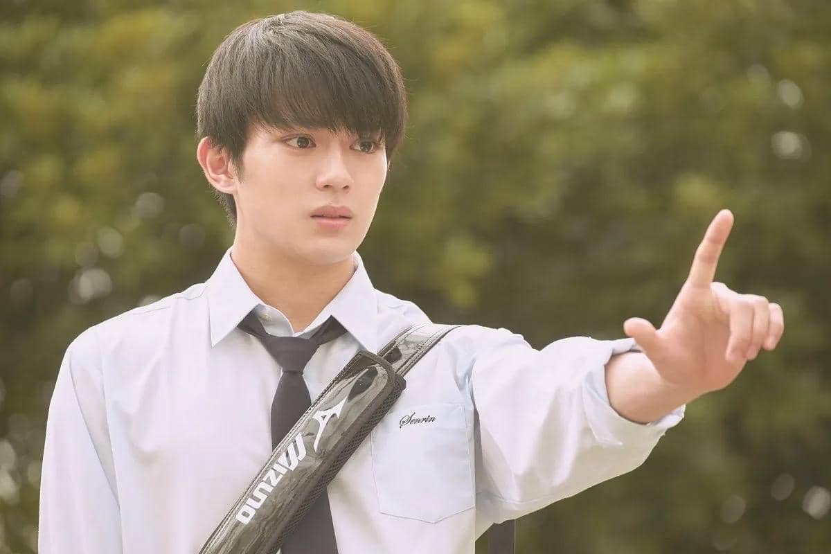 Cuplikan adegan dari drama Peach Girl produksi Fine Entertainment dengan para pemeran dalam salah satu momen cerita.