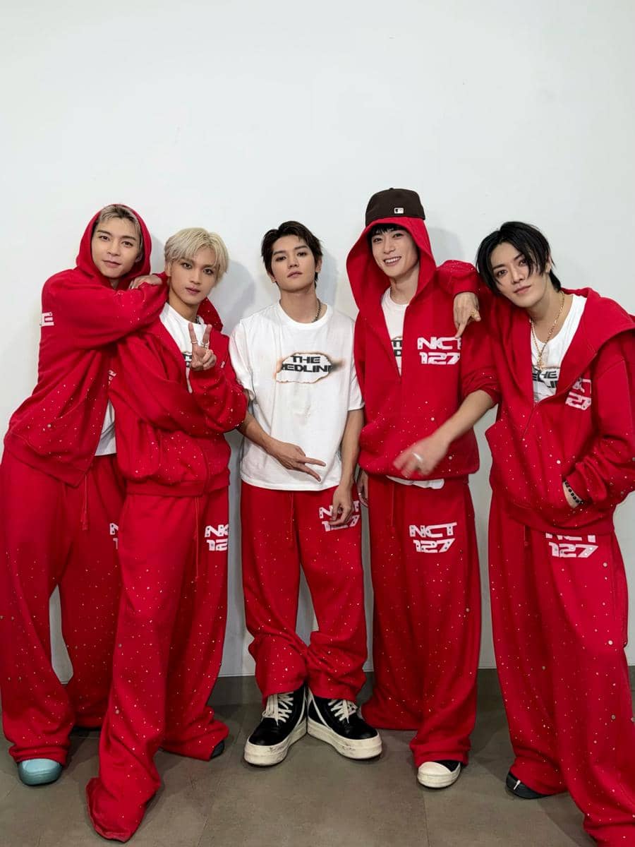 Para anggota NCT 127 berada di Jakarta dalam potret yang dibagikan melalui akun Instagram resmi grup.