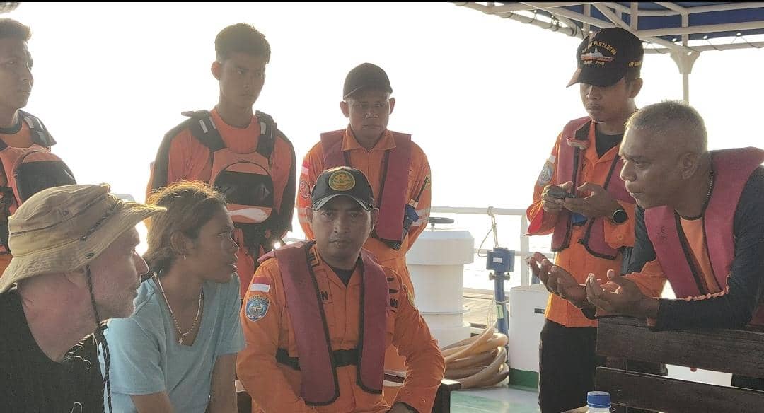 Tim SAR Gabungan melanjutkan operasi pencarian tiga penyelam yang hilang di perairan Sikka, Maumere.