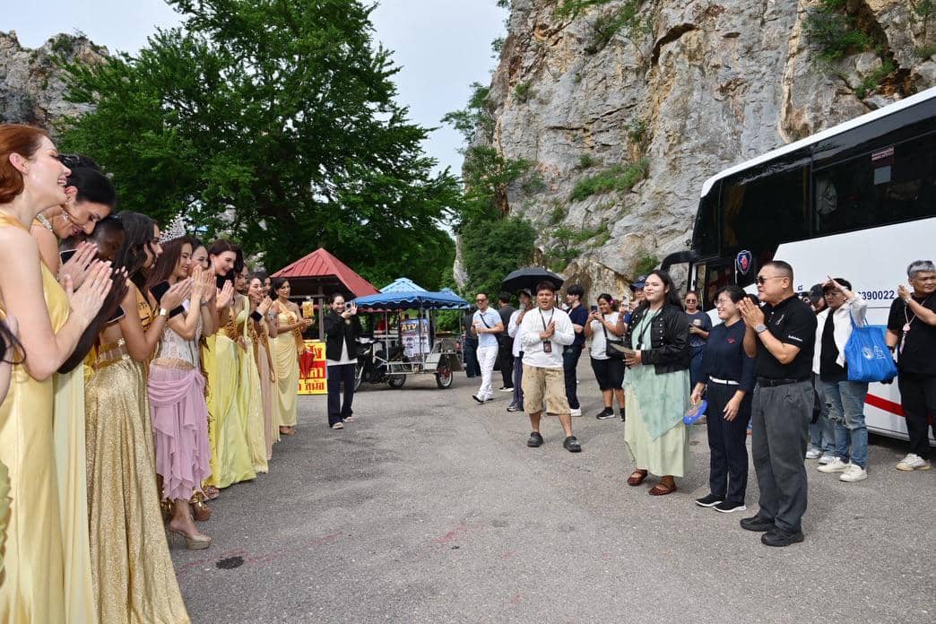 potret finalis Miss Global 2026 di Khao Ngu Stone Park