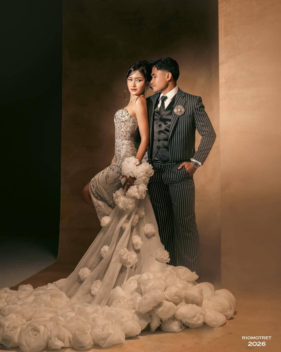 Asnawi dan Yuriska Patricia berpose bersama dalam gaya prewedding yang dibagikan melalui Instagram Yuriska.