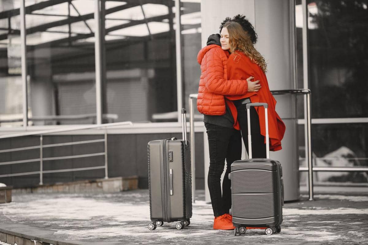 6 Titik Terberat Jalani Long Distance Marriage, Gak Cuma Nahan Kangen
