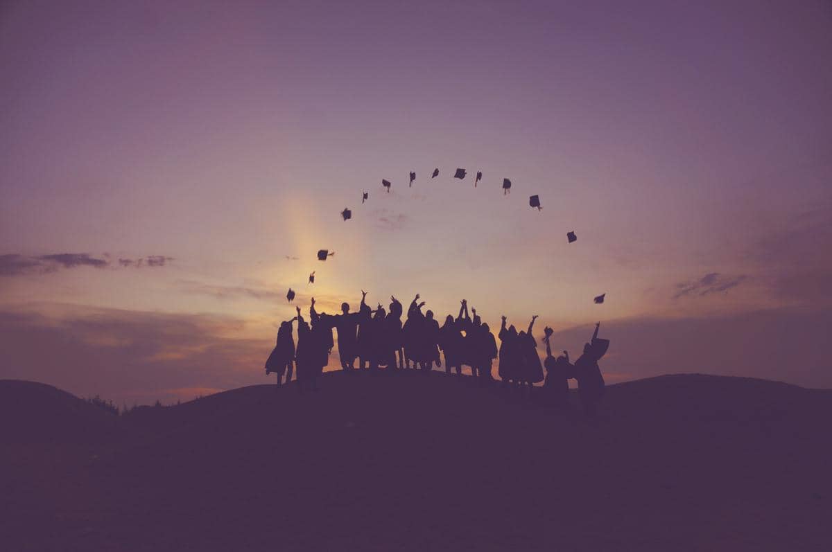 Ilustrasi mahasiswa after wisuda