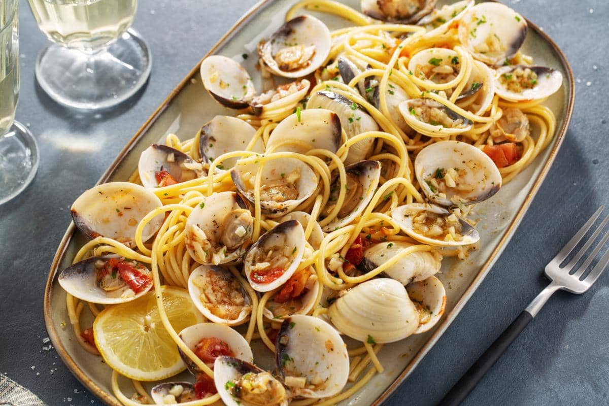 ilustrasi spaghetti vongole