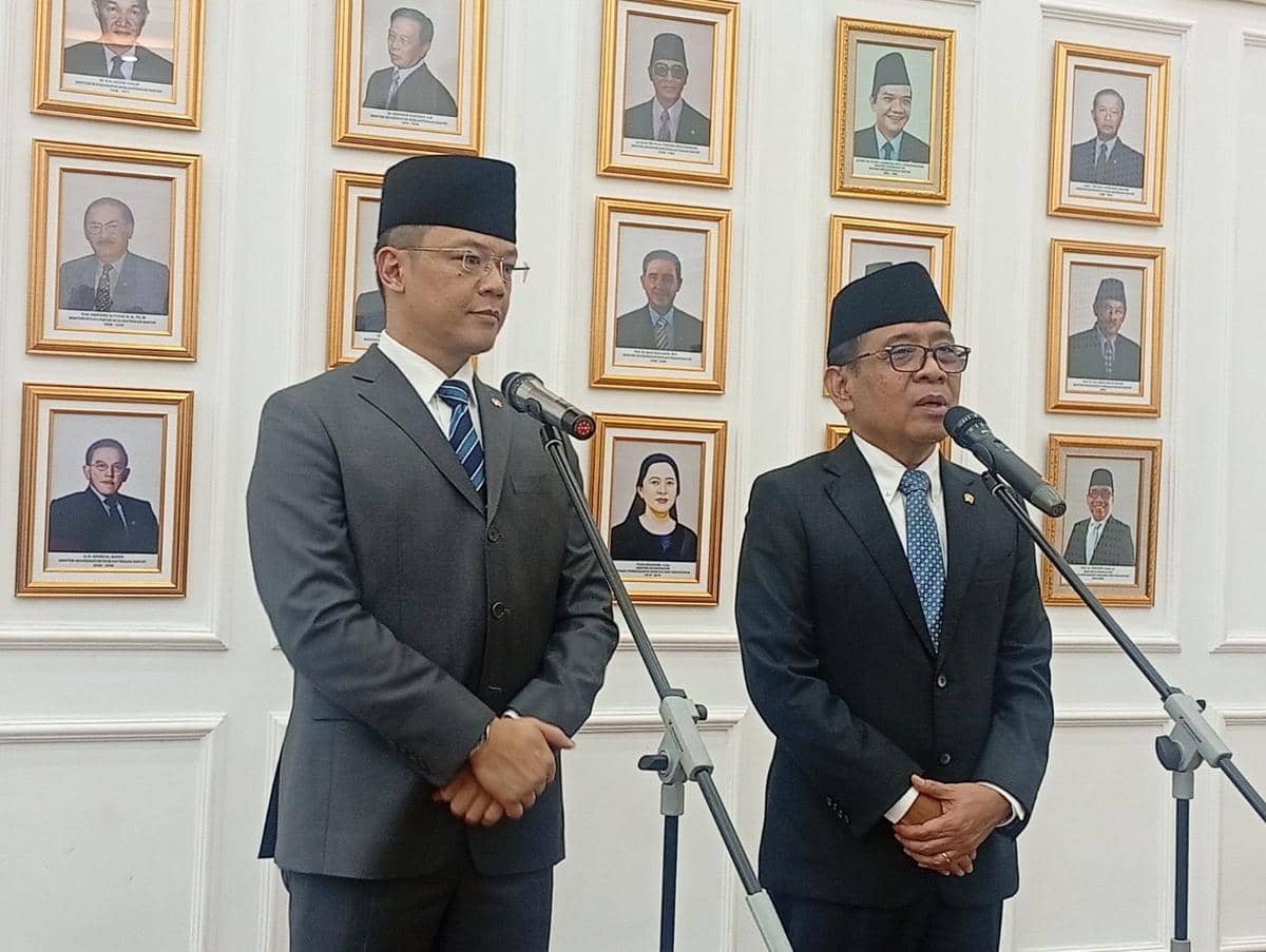 Menko PMK Sugiono dalam serah Terima jabatan di Gedung Kemenko PMK, Senin (5/10/2027). (IDN Times/Dini Suciatiningrum)