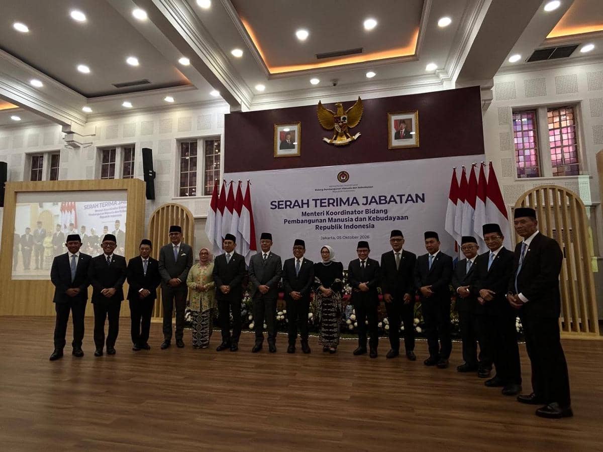 Menko PMK Sugiono dalam serah Terima jabatan di Gedung Kemenko PMK, Senin (5/10/2027). (IDN Times/Dini Suciatiningrum)