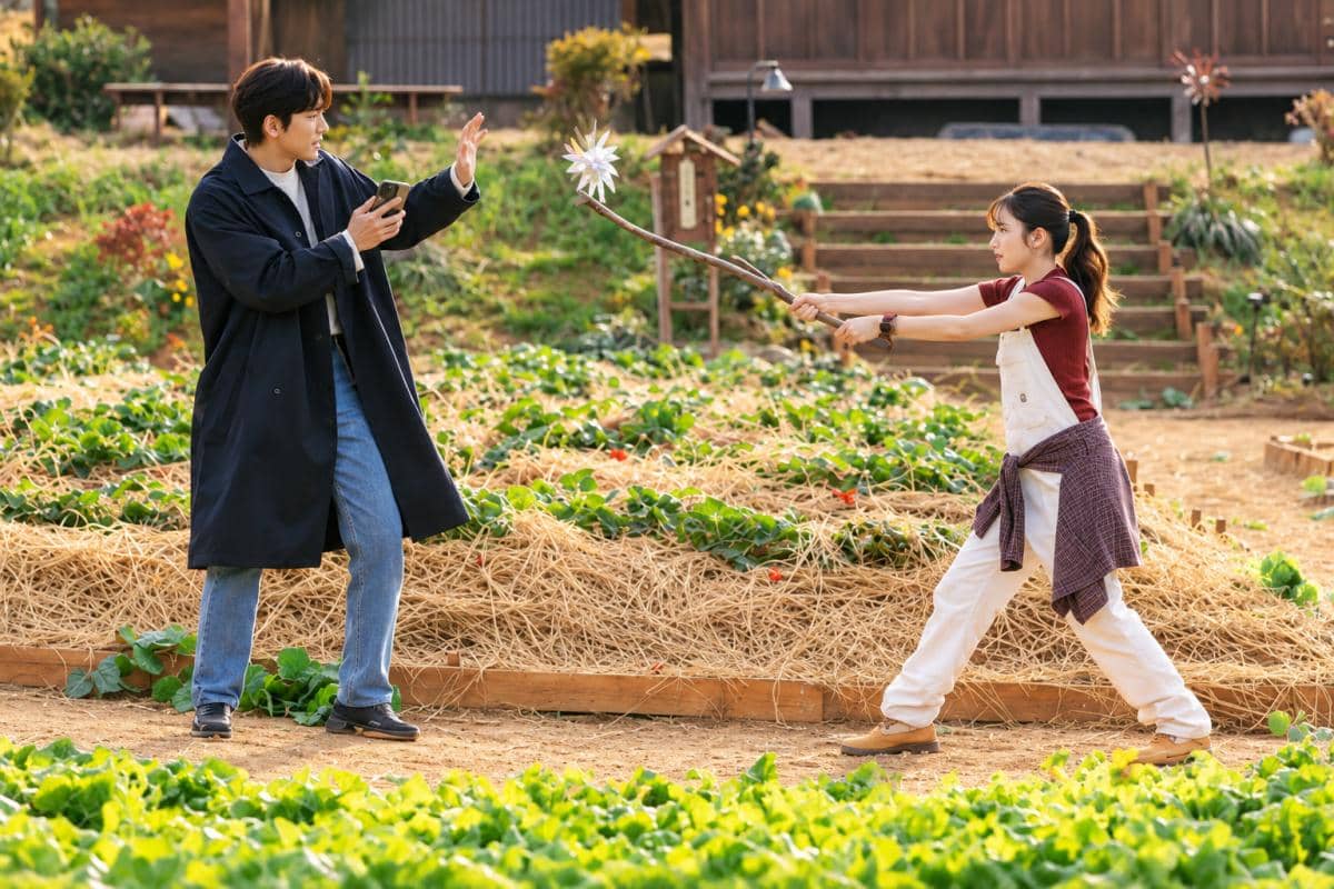 Still cut drama Merry Berry Love dari Disney+ yang memperlihatkan salah satu adegan dalam serial tersebut.