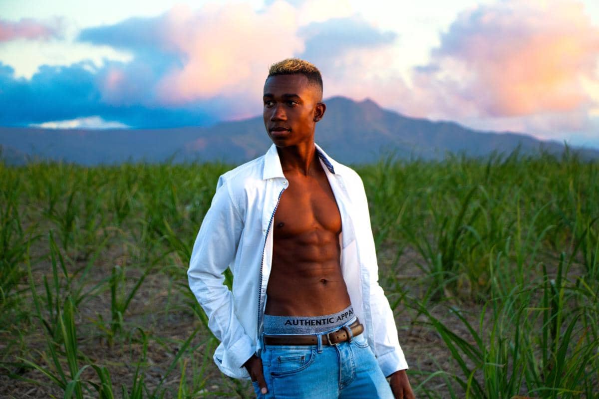 ilustrasi memakai celana sagging