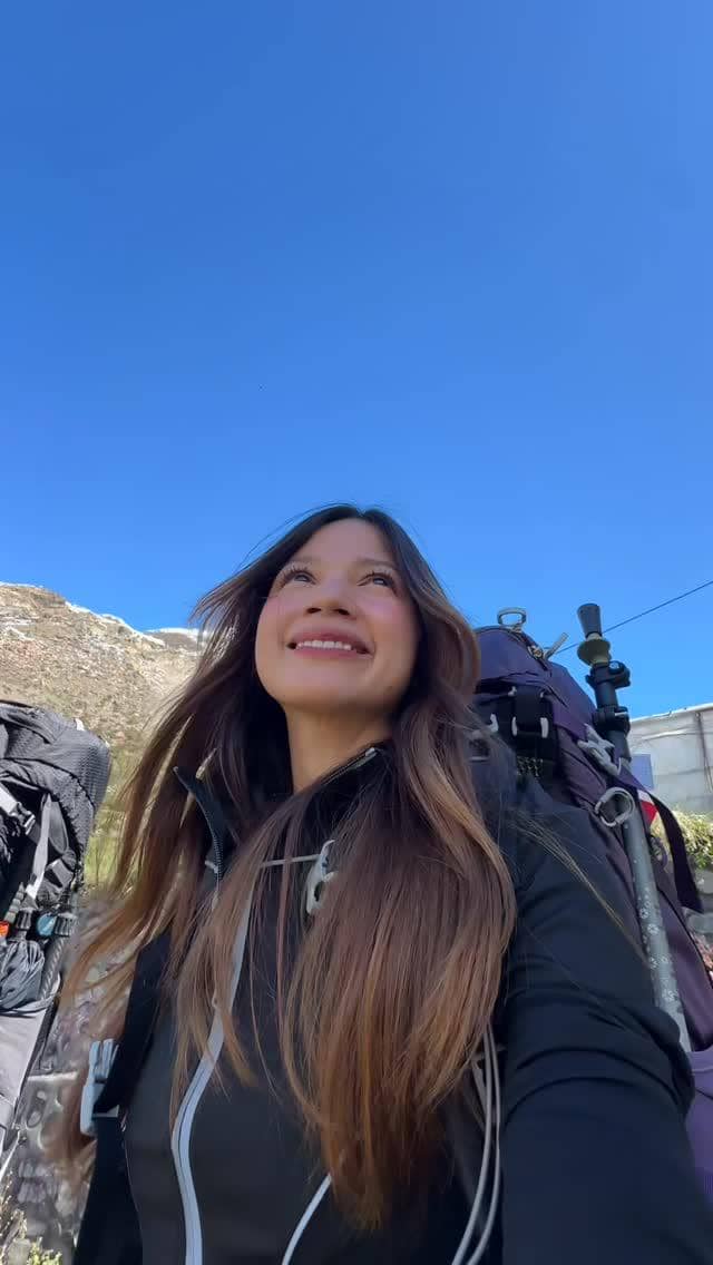Bella Graceva melakukan pendakian di Annapurna Circuit Trek