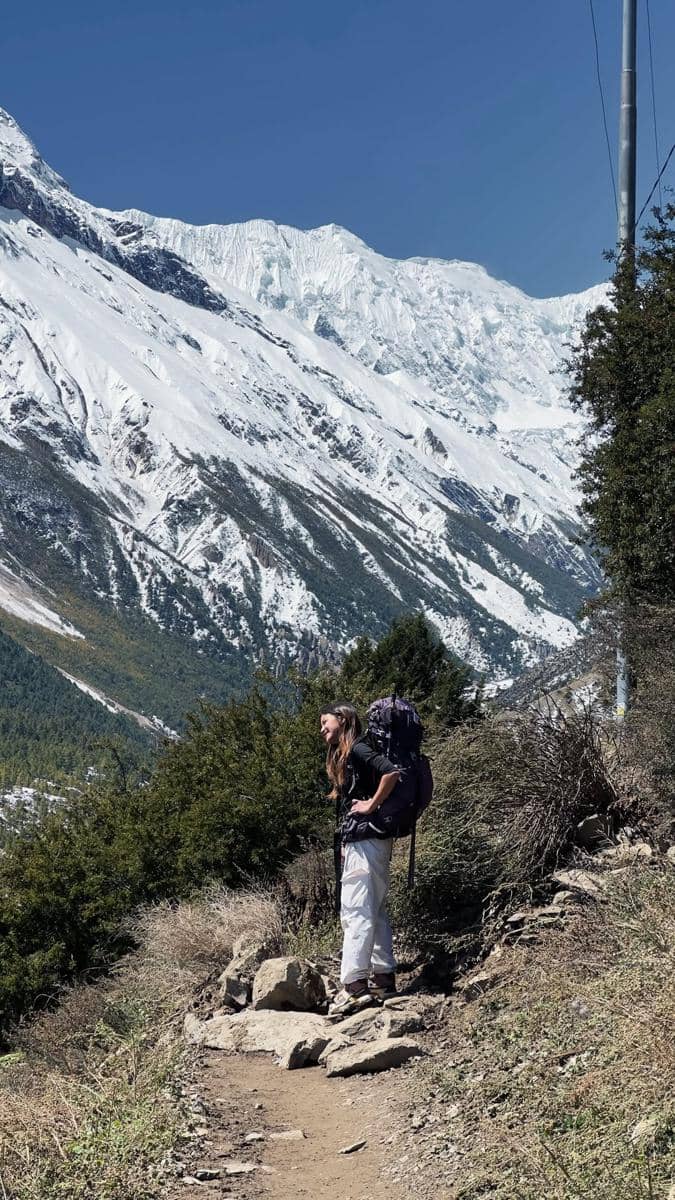 Bella Graceva melakukan pendakian di Annapurna Circuit Trek