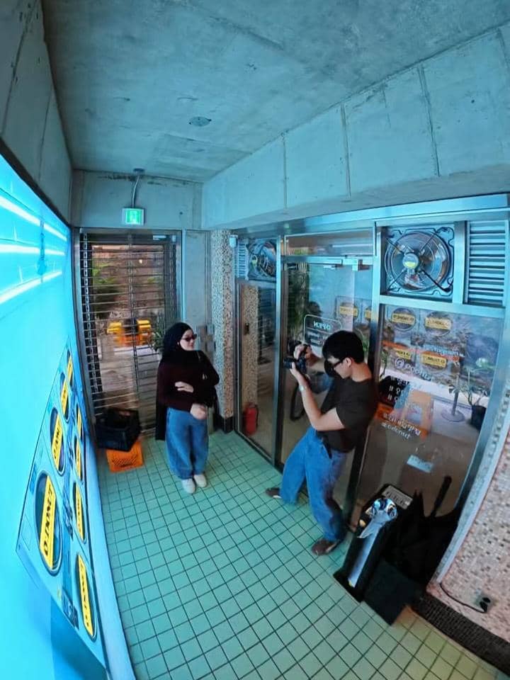 Dinda Hauw dan Rey Mbayang kencan berdua di Seoul