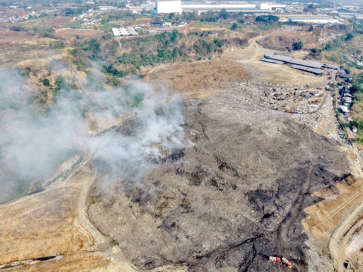 2,5 Hektare Area TPA Jatibarang Masih Membara, Pasokan Air Disiagakan