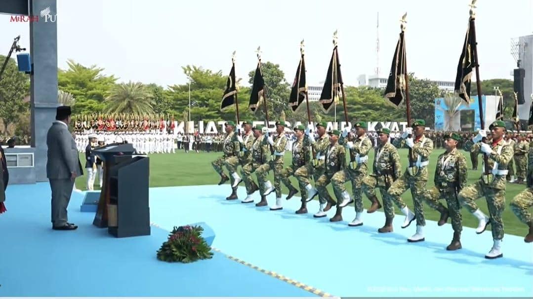 Presiden Prabowo Subianto ketika meresmikan 204 satuan baru di TNI, termasuk 150 Batalyon Teritorial Pembangunan (BTP) di HUT ke-81 TNI di L