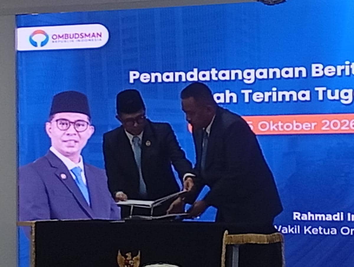 Ketua Ombudsman RI Nuzran Joher dalam serah terima jabatan di Gedung Ombudsman, Senin (5/10/2027). (IDN Times/Dini Suciatiningrum)