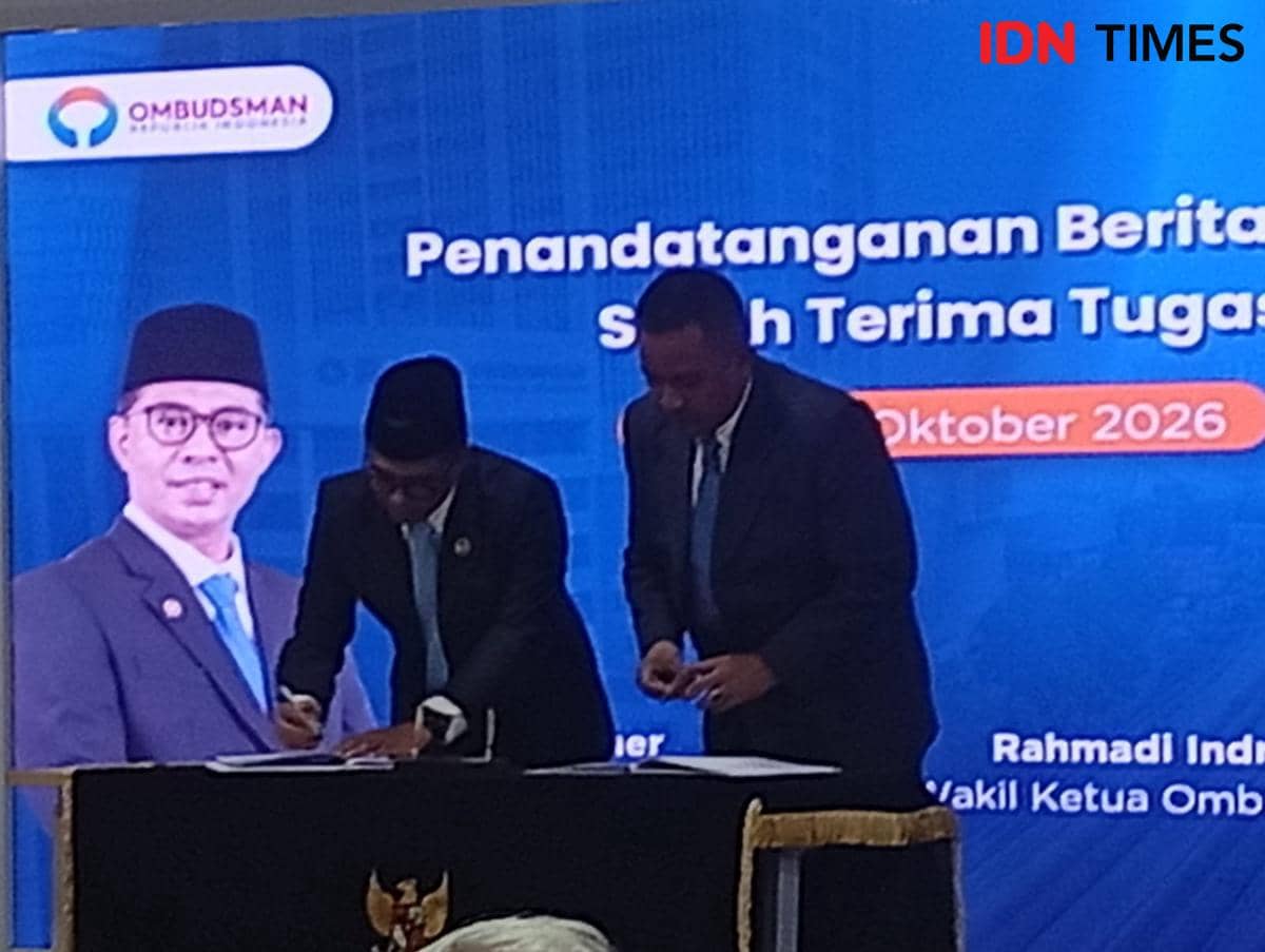 Ketua Ombudsman RI Nuzran Joher dalam serah terima jabatan di Gedung Ombudsman, Senin (5/10/2027). (IDN Times/Dini Suciatiningrum)