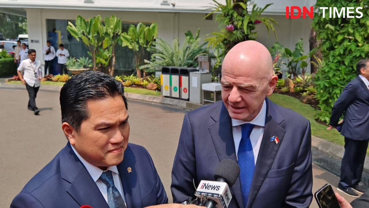Menteri Pemuda dan Olahraga (Menpora), Erick Thohir bersama Presiden FIFA, Gianni Ifantino di Istana Kepresidenan Jakarta, Senin (5/10/2026)