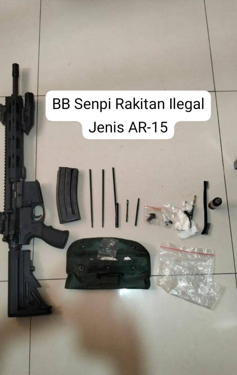 Satreskrim Polres Lampung Selatan menggelar ekspose kepemilikan senjata api, Senin (5/10/2026). (Dok. Polres Lamsel).