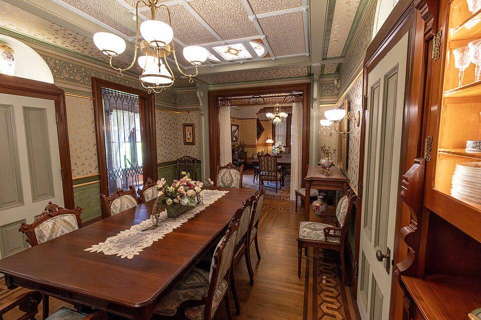Winchester Mystery House di Amerika Serikat