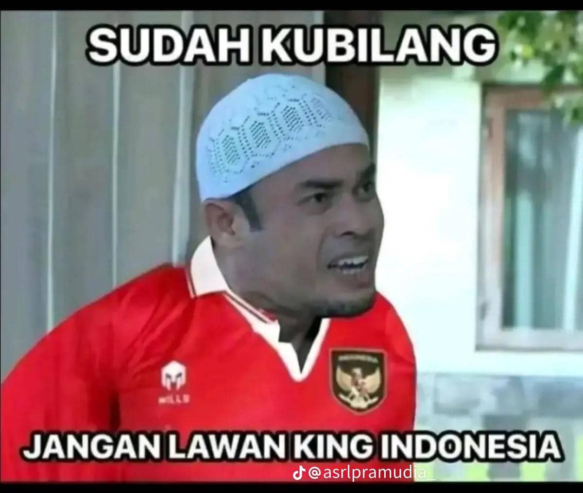 Meme tentang Timnas Indonesia yang merayakan keberhasilan menjadi juara FIFA ASEAN Cup 2026 di media sosial.