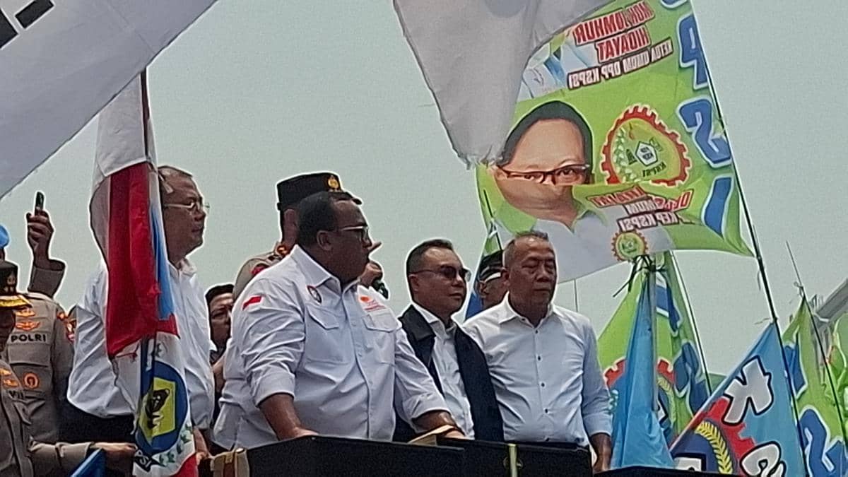 Dasco hingga Kapolri Naik Mobil Komando, Temui Massa Buruh yang Demo ke DPR