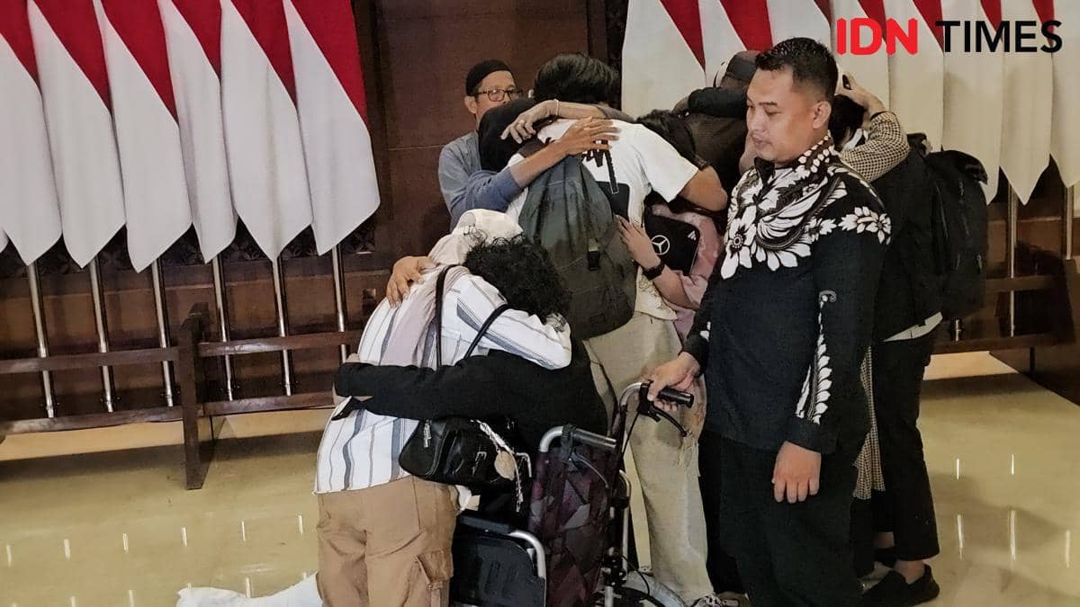 Empat ABK kapal MT Honour tiba kembali di Indonesia setelah enam bulan disandera oleh pembajak Somalia.