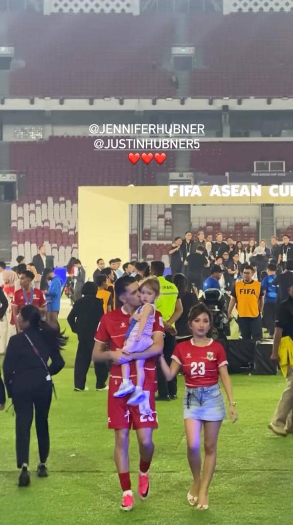 Kamari merayakan keberhasilan timnas menjadi juara FIFA ASEAN Cup 2026 dalam unggahan Instagram Jennifer Hubner.