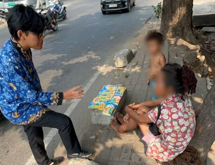 Dinsos Tangerang Temui Ibu dan Anak Penjual Tisu di Jalan Daan Mogot