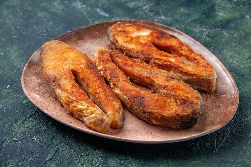 ilustrasi ikan goreng