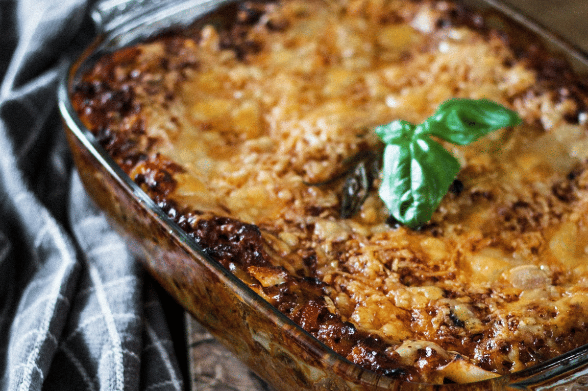 Resep Cheesy Beef Potato Bake, Kaserol Kentang dan Daging Sapi