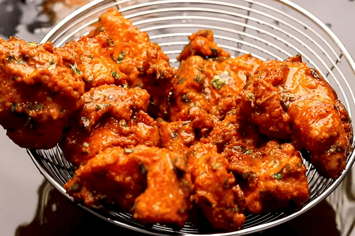 ilustrasi crispy herb butter chicken