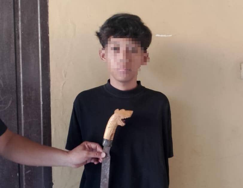 Salah seorang pelajar di Makassar, Sulawesi Selatan, yang ditangkap karena diduga terlibat dalam penyerangan yang mengakibatkan satu orang t