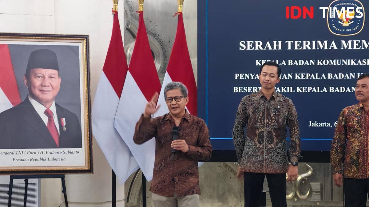 Dihujat Usai Jadi Wantimpres, Rocky Gerung: Mantan Masih Mantau