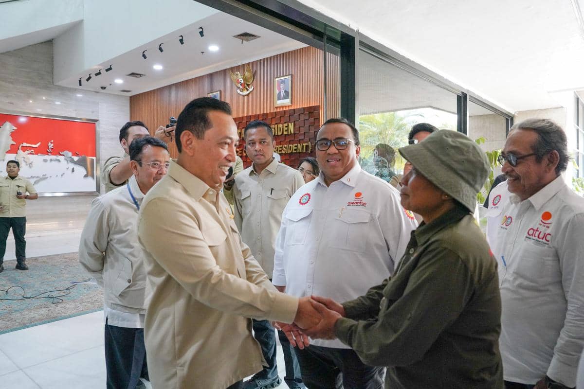 Kepala Staf Kepresidenan, Jenderal Pol Listyo Sigit Prabowo, bertemu dengan 13 perwakilan kelompok buruh di Kantor Staf Presiden (KSP), Jaka