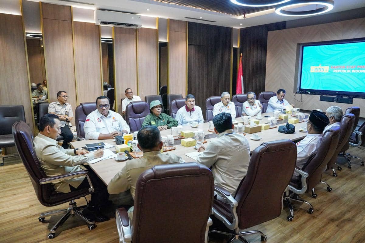 Kepala Staf Kepresidenan, Jenderal Pol Listyo Sigit Prabowo, bertemu dengan 13 perwakilan kelompok buruh di Kantor Staf Presiden (KSP), Jaka