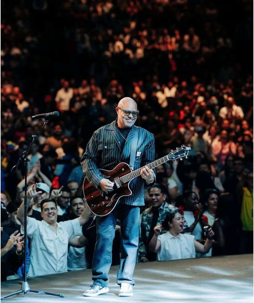 Potret Israel Houghton dari unggahan Instagram.com/israelhoughton, menampilkan wajahnya dalam bidikan dekat.