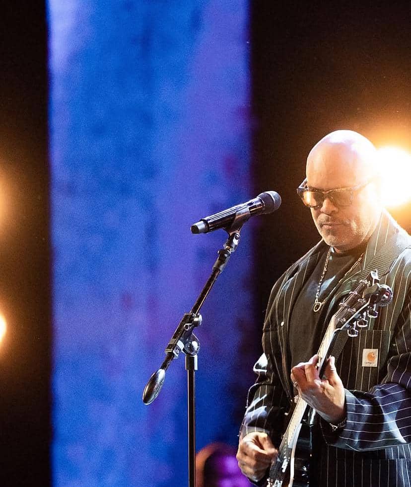 Potret Israel Houghton yang dibagikan melalui akun Instagram, dengan wajah menghadap ke arah kamera.