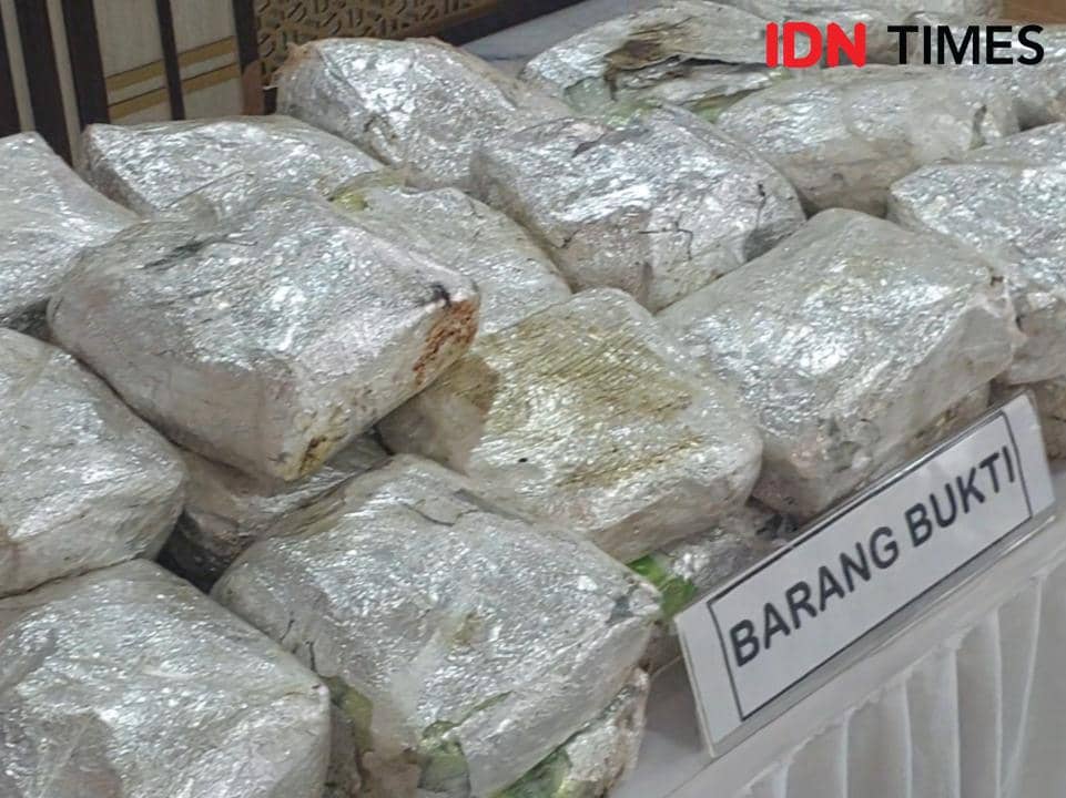 Konferensi pers pengungkapan jaringan narkotika Aceh-Malaysia oleh Polda Lampung. 